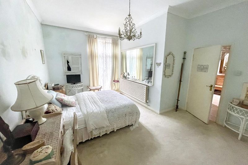 2a Preston Park Avenue